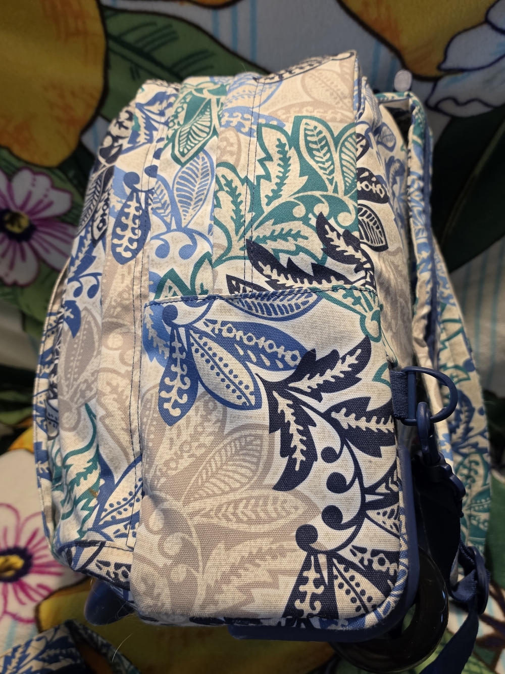 Vera Bradley Santiago 4-Piece Set: Rolling Backpack, Hipster Crossbody & Wallets - Picture 5 of 16